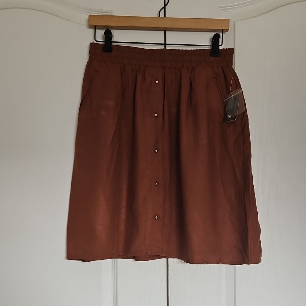 Suzy Shier Brown A-Line Pleated Skirt